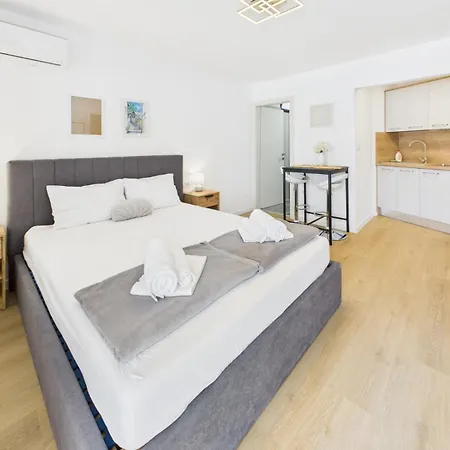 Apartmani Jesenova Selce Exterior photo